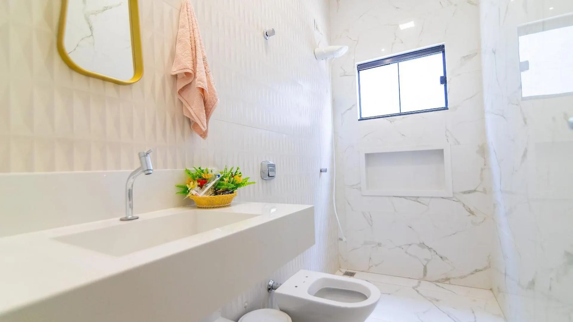 Villa Refugio Familiar: Piscina Quente, Prainha E Wi-Fi à Caldas Novas