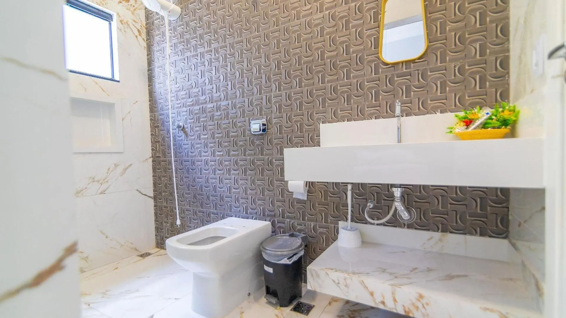 Hébergement de vacances Villa Refugio Familiar: Piscina Quente, Prainha E Wi-Fi à Caldas Novas Brésil